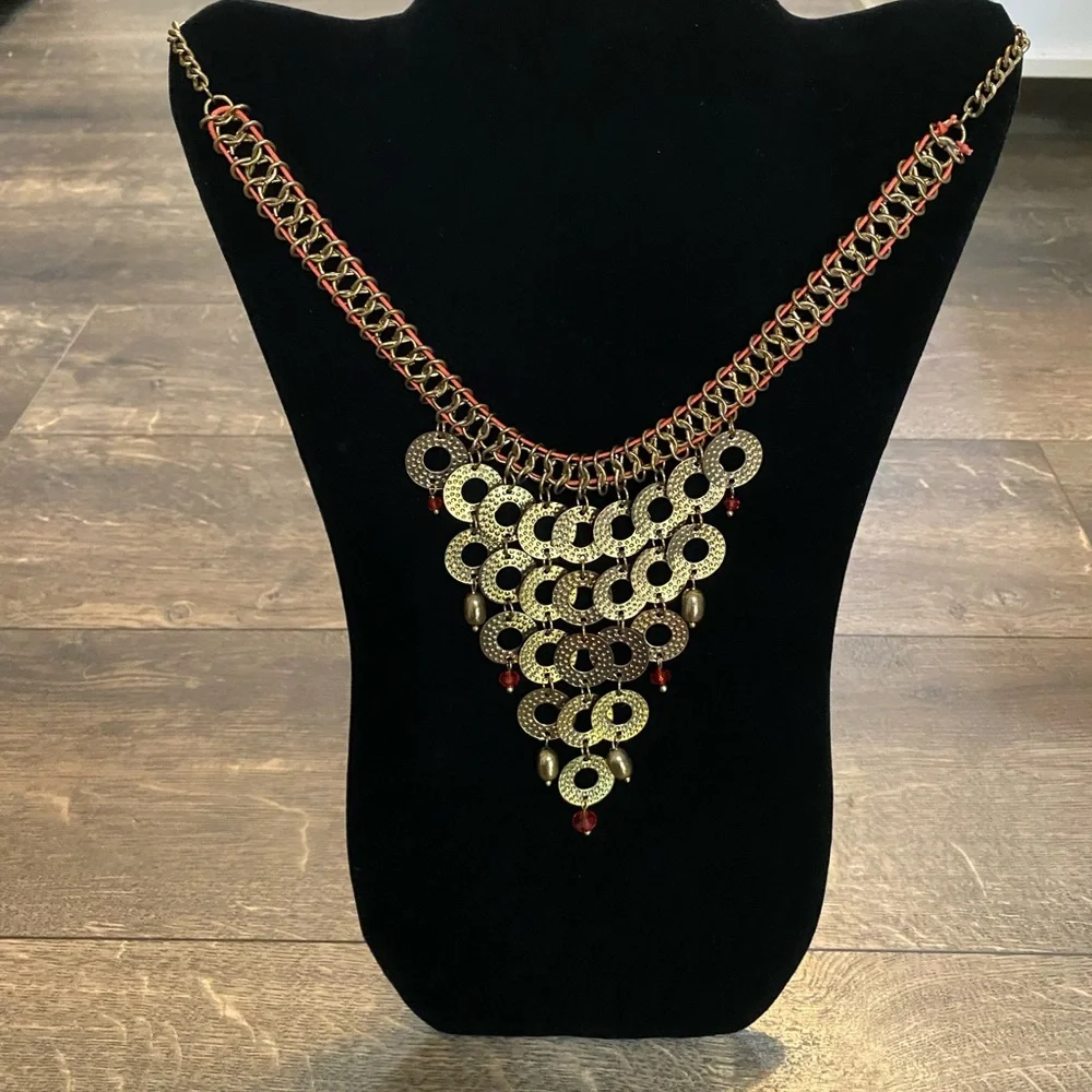 Lot of‎ 2 Necklaces